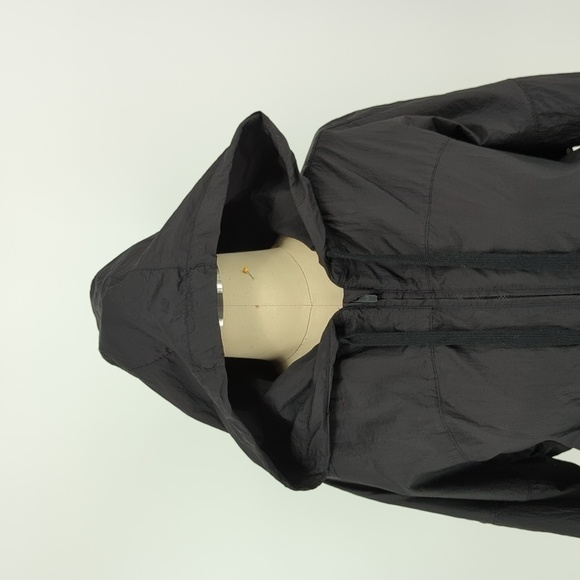 Lululemon Hooded Windbreaker Jacket Black 4 athletic outdoors sporty gym workout - Picture 3 of 10